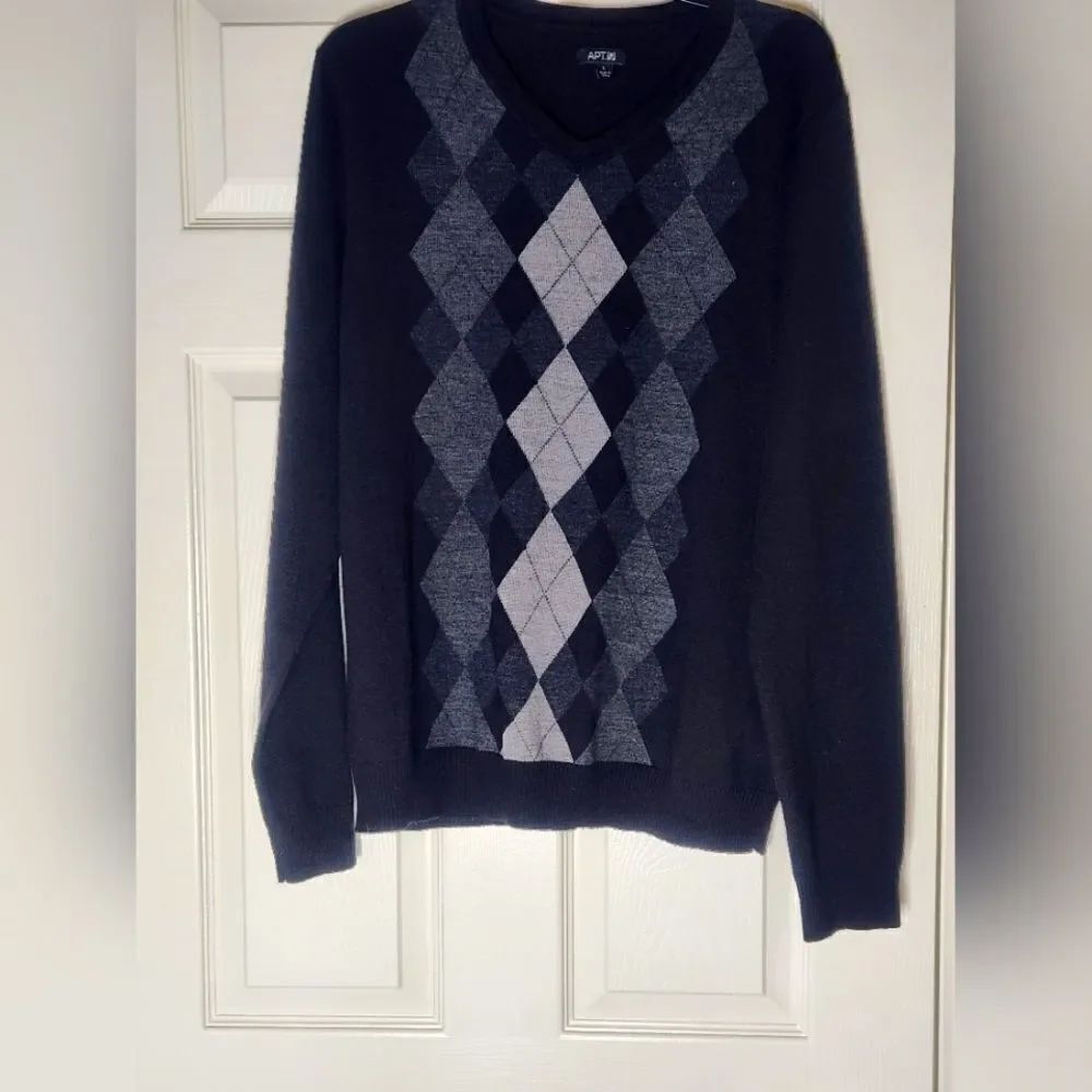 APT.9 L Black Argyle MERINO WOOL Blend V-Neck Longsleeves Men Sweater Pullover
